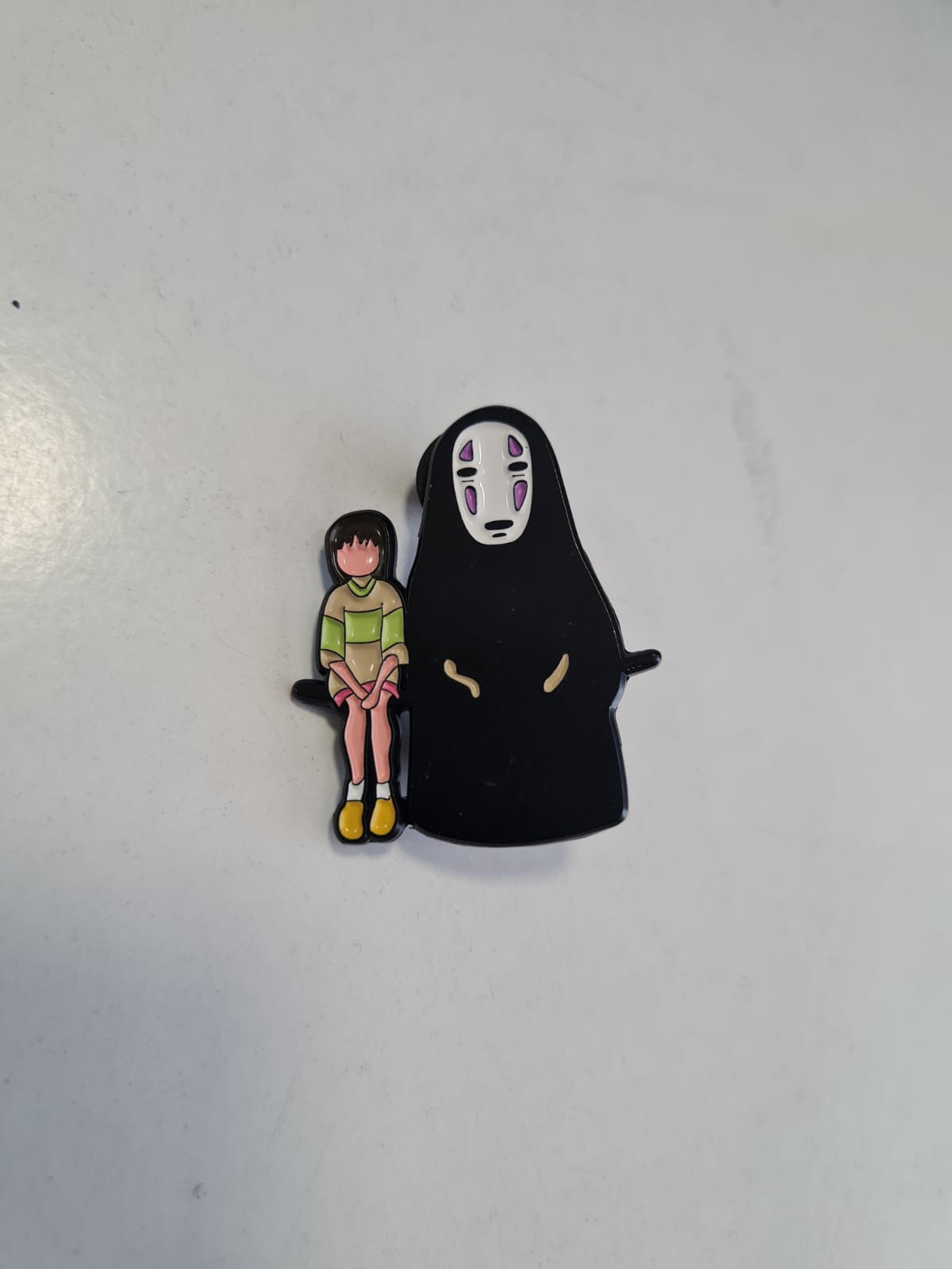 Pin Sin Rostro y Chihiro