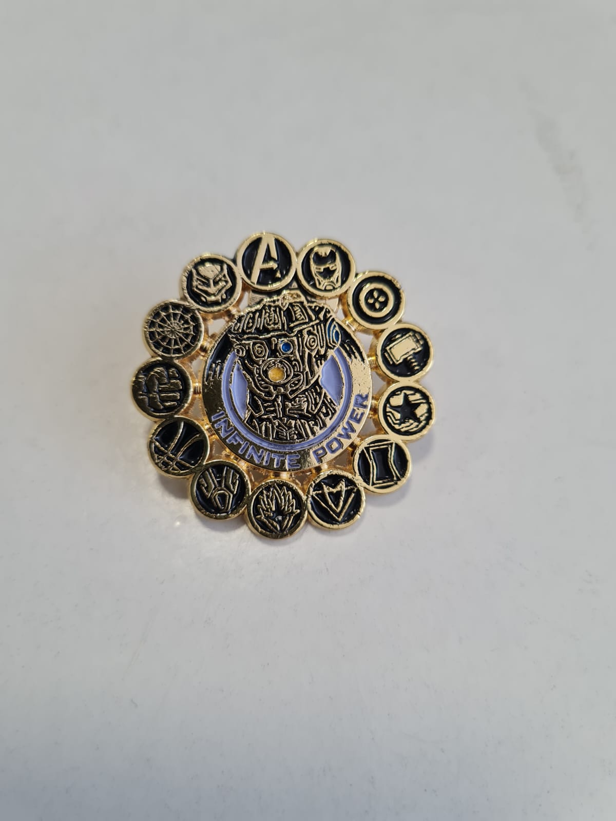 Pin Guantelete Infinito Avengers